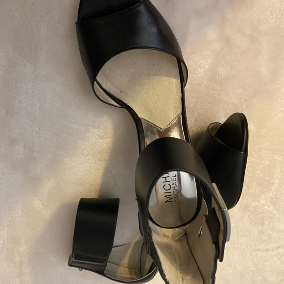 Michael Kors sandal - Picture 2 of 8